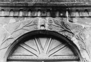 La clef de la porte de l'église indique la date 18[23] (photographie du service régional de l'inventaire de Lorraine).