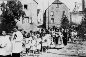 Le carrefour de la rue de Bitche et de la rue des Juifs en 1947.