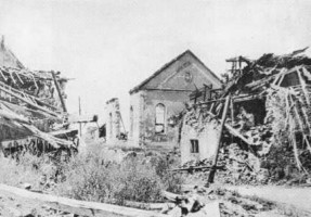 L'ancienne église Saint-Pierre en 1945.