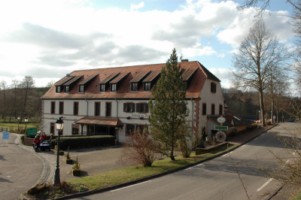 Le bucolique moulin d'Eschviller se situe sur les bords de la sinueuse Schwalb.