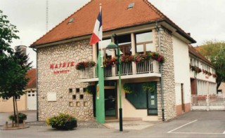 La mairie de Volmunster (photographie de la com. de com. du pays de Volmunster).