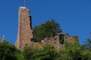 Les ruines du château du Weckersburg datent du XVe siècle (photographie de " P2911 ").